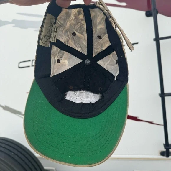 Vintage camo ducks unlimited hat
Strap back camouflage
Normal wear for age - Picture 4 of 4